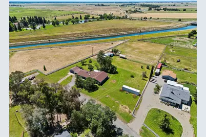 7610 Lakeridge Circle, Elk Grove, CA 95624 - Photo 43