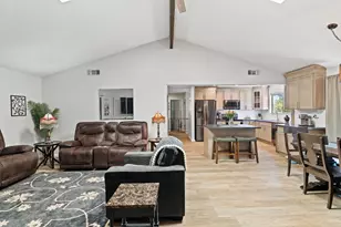 7610 Lake Ridge Cir, Elk Grove, CA 95624 - Photo 13