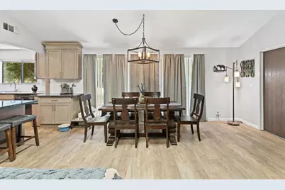 7610 Lakeridge Circle, Elk Grove, CA 95624 - Photo 11