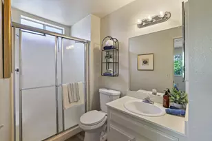 1118 Fallbrook Dr, Stockton, CA 95210 - Photo 25