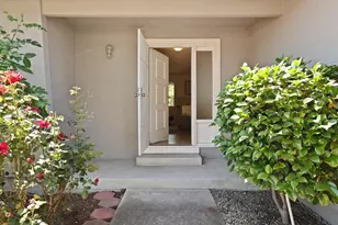 1118 Fallbrook Dr, Stockton, CA 95210 - Photo 3
