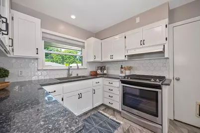 5712 Carlson Drive, Sacramento, CA 95819 - Photo 13