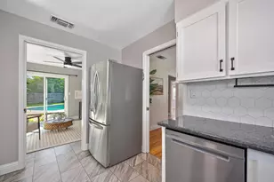 5712 Carlson Dr, Sacramento, CA 95819 - Photo 15