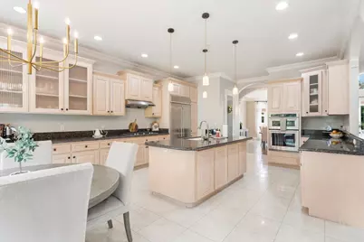 8540 Le Parc Court, Fair Oaks, CA 95628 - Photo 15