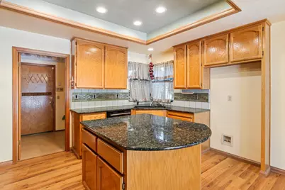 11557 Bear Valley Court, Gold River, CA 95670 - Photo 13