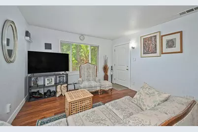 1013 Frienza Avenue, Sacramento, CA 95815 - Photo 7
