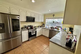 3301 Glenmoor Dr, Sacramento, CA 95827 - Photo 3