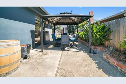 1000 Lakewood Drive, Lodi, CA 95240 - Photo 13