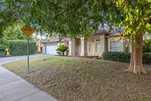 1350 S Grand St, Visalia, CA 93292 - Photo 3