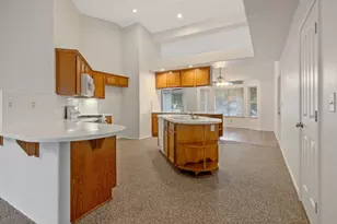 1350 S Grand St, Visalia, CA 93292 - Photo 17