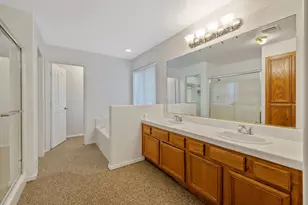 1350 S Grand St, Visalia, CA 93292 - Photo 29