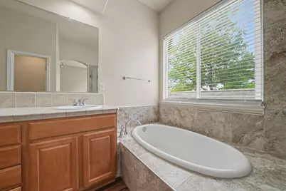 9728 Sand Hollow Way, Elk Grove, CA 95757 - Photo 25