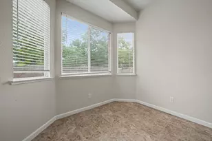 9728 Sand Hollow Way, Elk Grove, CA 95757 - Photo 15