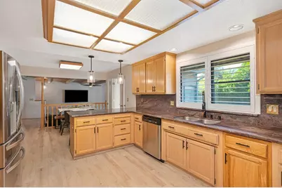 819 Lake Front Drive, Sacramento, CA 95831 - Photo 27