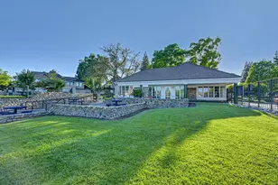 819 Lake Front Dr, Sacramento, CA 95831 - Photo 79