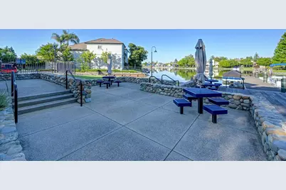 819 Lake Front Drive, Sacramento, CA 95831 - Photo 71