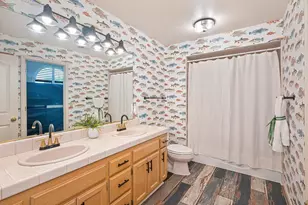 819 Lake Front Dr, Sacramento, CA 95831 - Photo 53