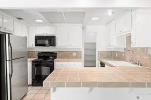 7945 La Riviera Dr, Sacramento, CA 95826 - Photo 9