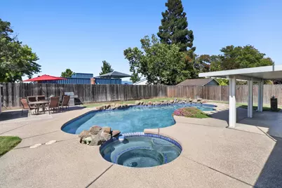 8951 Lansdowne Court, Elk Grove, CA 95624 - Photo 29