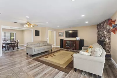 8951 Lansdowne Court, Elk Grove, CA 95624 - Photo 5