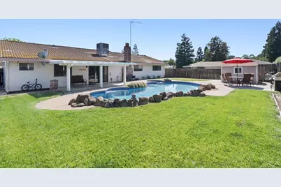 8951 Lansdowne Court, Elk Grove, CA 95624 - Photo 31