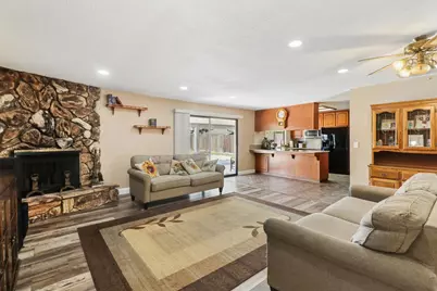 8951 Lansdowne Court, Elk Grove, CA 95624 - Photo 7