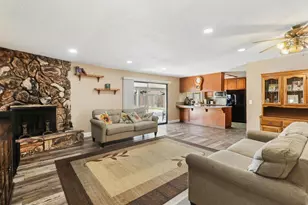 8951 Lansdowne Ct, Elk Grove, CA 95624 - Photo 7