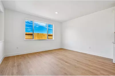 10252 E Kanok Way, Elk Grove, CA 95757 - Photo 3