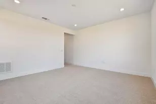 10252 E Kanok Way, Elk Grove, CA 95757 - Photo 13