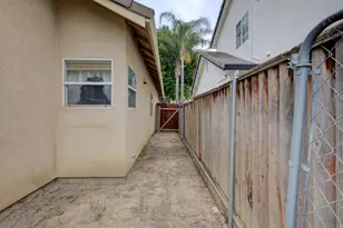 1709 Humboldt Ct, Los Banos, CA 93635 - Photo 41