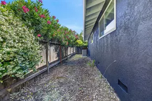 6778 Park Riviera Way, Sacramento, CA 95831 - Photo 37
