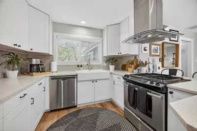 6778 Park Riviera Way, Sacramento, CA 95831 - Photo 7