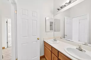 8406 Alameda Park Dr, Elk Grove, CA 95624 - Photo 33