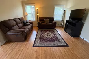 3540 Eisenhower Dr, Sacramento, CA 95826 - Photo 5