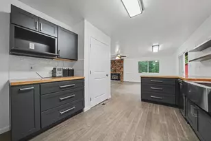 25865 Creekside Dr, Pioneer, CA 95666 - Photo 17