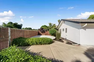 9417 Mira Del Rio Dr, Sacramento, CA 95827 - Photo 37