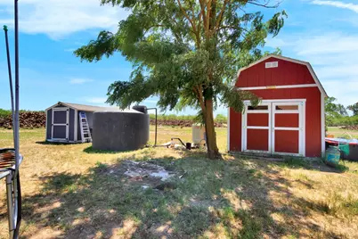 18537 Road 17, Madera, CA 93637 - Photo 11