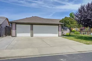 1578 E J, Oakdale, CA 95361 - Photo 3