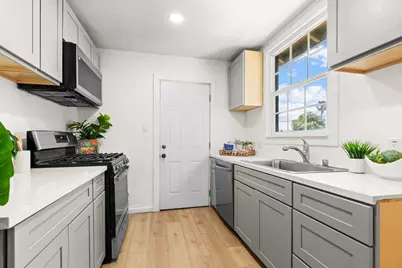 5536 Fruitridge Road, Sacramento, CA 95820 - Photo 9