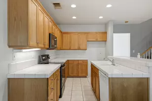 242 Greenhouse Way, Turlock, CA 95382 - Photo 13