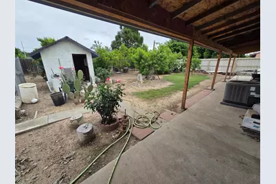 933 Meadowview Drive, Galt, CA 95632 - Photo 27