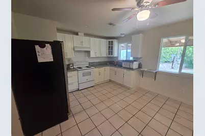 933 Meadowview Drive, Galt, CA 95632 - Photo 7