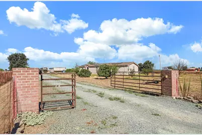26001 N Dustin Road, Acampo, CA 95220 - Photo 3