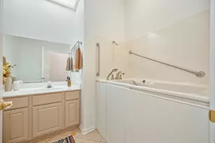 325 Roundhill Ct, Roseville, CA 95747 - Photo 43