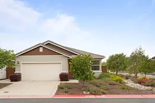2004 Begonia Ln, El Dorado Hills, CA 95762 - Photo 3