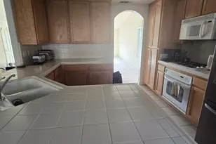 1613 Bay St, Los Banos, CA 93635 - Photo 7