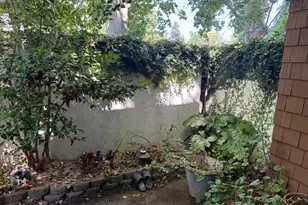 790 E Woodside Ln, Sacramento, CA 95825 - Photo 21
