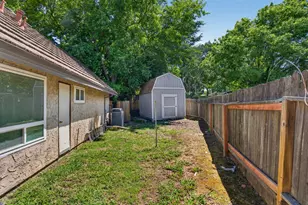 5904 Courville Ct, Fair Oaks, CA 95628 - Photo 37