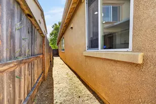 8406 Keusman St, Elk Grove, CA 95758 - Photo 43
