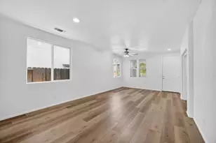 8406 Keusman St, Elk Grove, CA 95758 - Photo 11